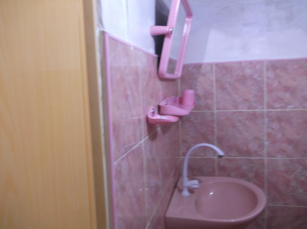 Bandula Home Stay Szigirija Kültér fotó