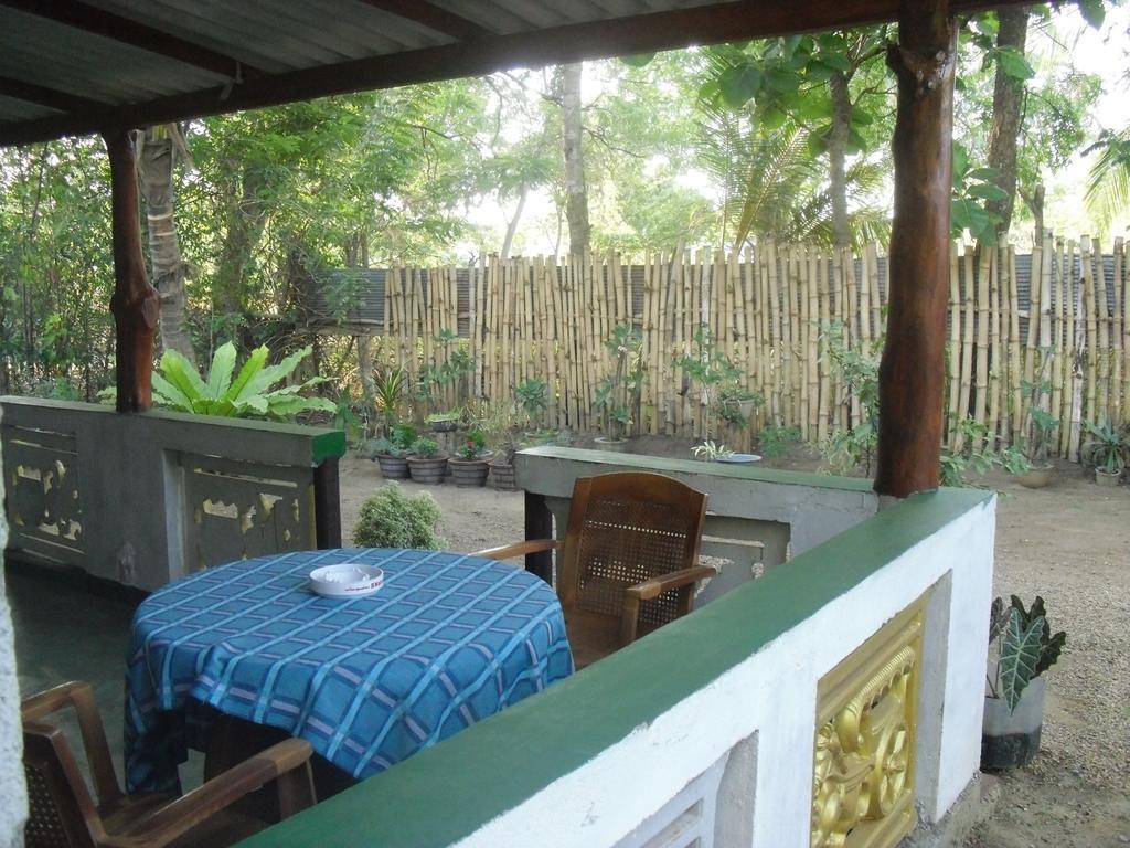Bandula Home Stay Szigirija Szoba fotó